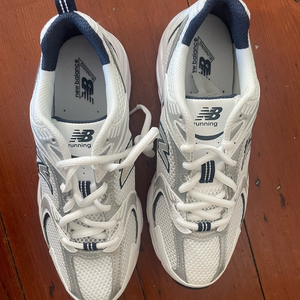 New Balance 530 White and Blue Running Shoes - Picture 4 of 6